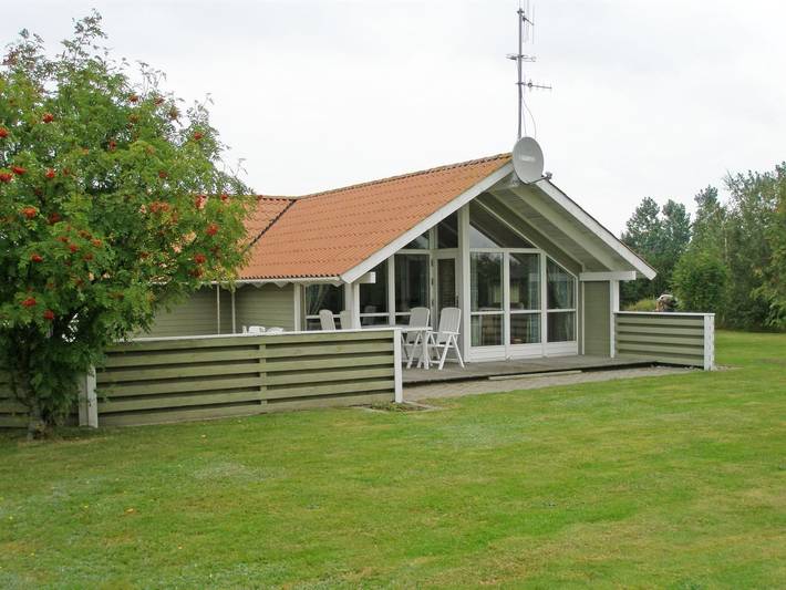 Ferieudlejning for 6 personer, med terrasse og sauna i Jegum