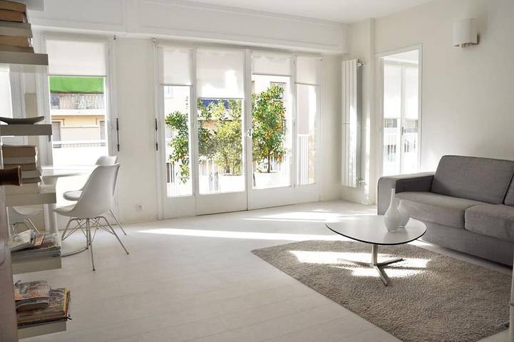 Appartement entier, Beau 2 P, centre ville, 100 m des plages,  Air Conditionné in Menton, Côte méditerranéenne (France)