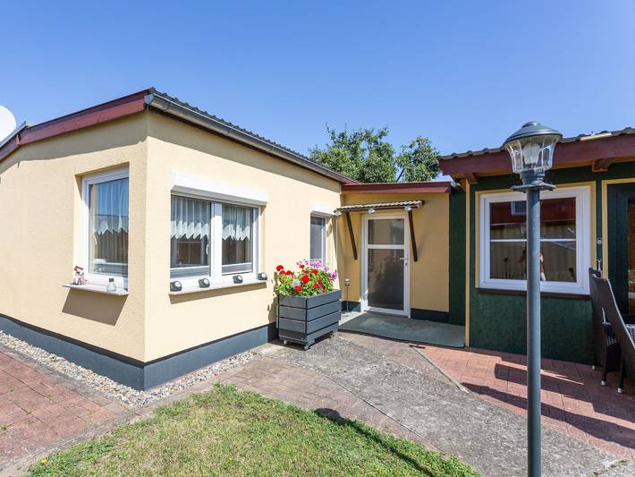 Ferienhaus für 4 Personen, mit Terrasse und Garten