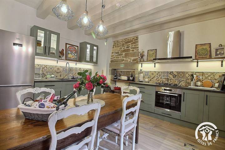 Gîte pour 6 personnes, avec jardin ainsi que piscine et jacuzzi à Saint-Hélen - 3