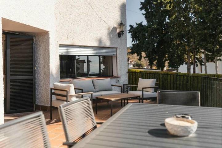 Location de vacances pour 8 personnes, avec piscine ainsi que vue et jardin à Alfacar - 4