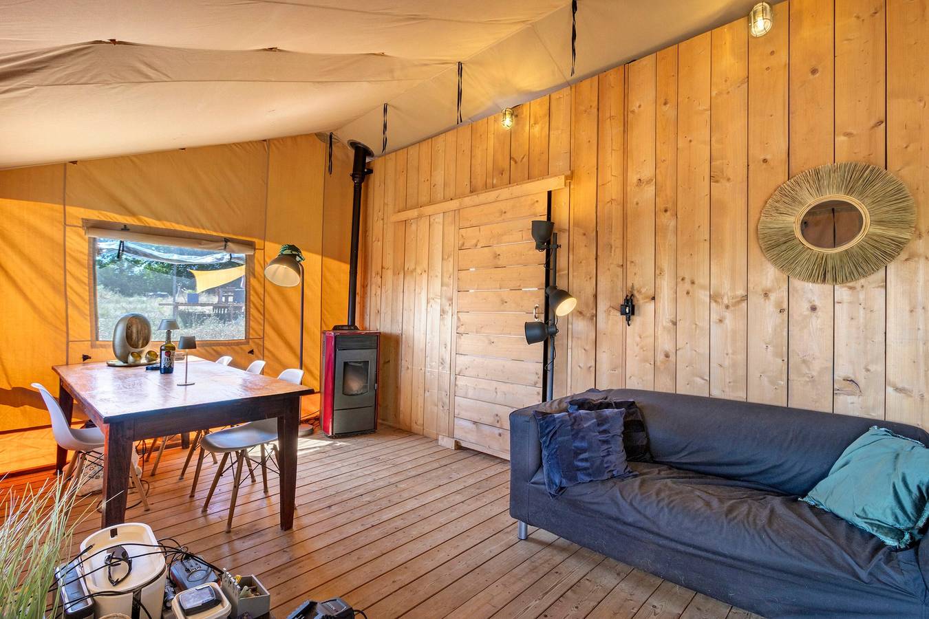 Vakantiehuis 'Ashanti Luxury Safari Tent' met balkon en wifi in Lavalade, Périgord Pourpre
