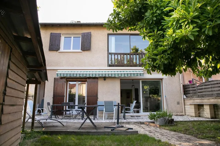 Casa de vacaciones para 9 personas, con terraza además de jardín y vistas - 1