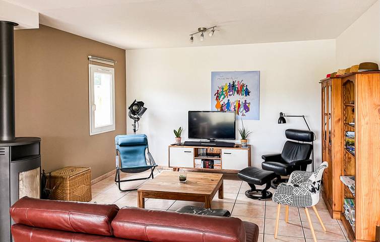 Apt au bord de la piscine avec TV et parking in Prades-sur-Vernazobre, Région de Béziers