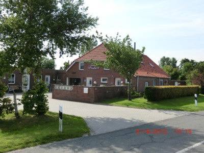 Bauernhof für 2 Personen, mit Terrasse und Garten in Wittmund