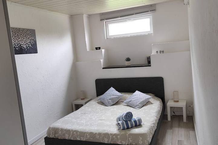 Entire apartment, 2-room apartment village center in Etaux, Bonneville region