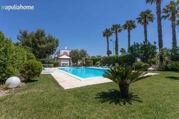 Location de vacances pour 4 personnes, avec jardin et piscine à Casarano