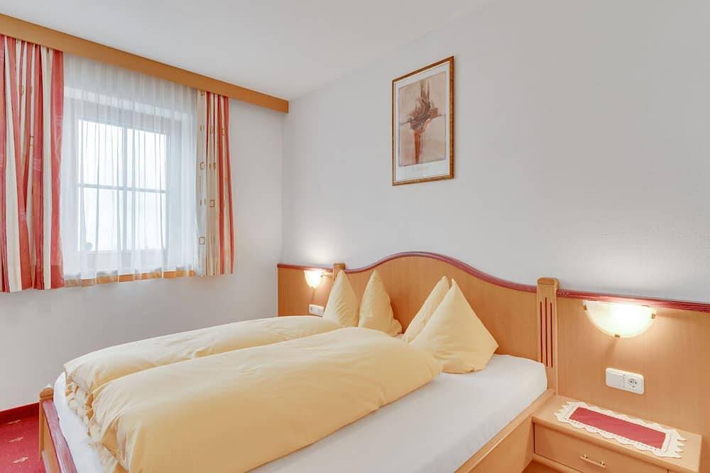Entire apartment, Apartment in Hainzenberg near Ski Lift in Hainzenberg, Ziller valley alps