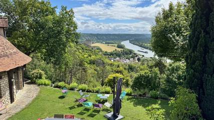 Gîte pour 10 personnes, avec jardin ainsi que vue sur le lac et vue à La Roche-Guyon