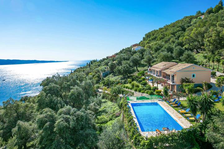 Villa for 16 people in Agios Stefanos (Corfu)