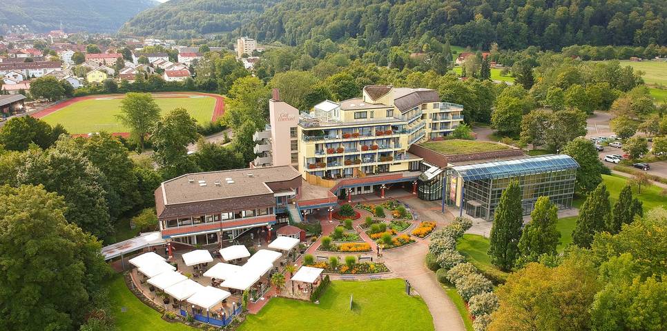 Zimmer für 4 Personen, mit Balkon/Terrasse und Terrasse sowie Garten in Bad Urach
