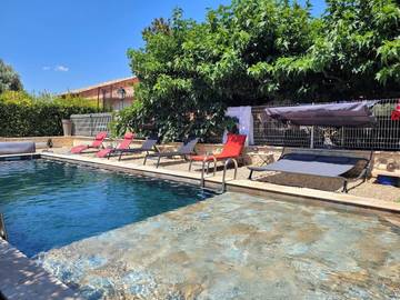 Gîte pour 8 personnes, avec piscine et jardin à Aspiran