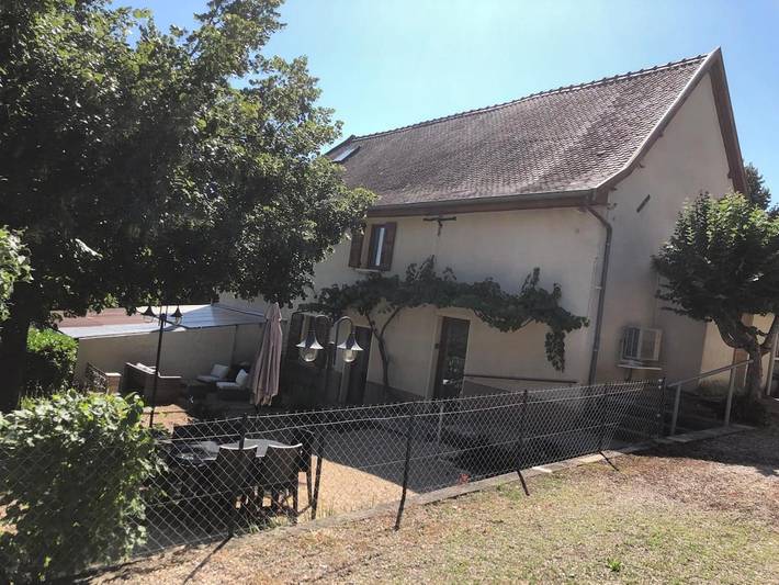 Location de vacances pour 6 personnes, avec Terrasse ainsi que Jardin et Vue dans Brangues