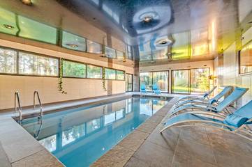 Cottage pour 15 personnes, avec jardin et vue ainsi que sauna et piscine, animaux acceptés à Sizun