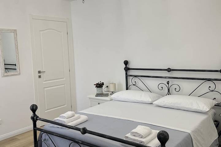 Bright, air-conditioned apartment with a large terrace a few steps from the sea in Terrasini, Palermo Province
