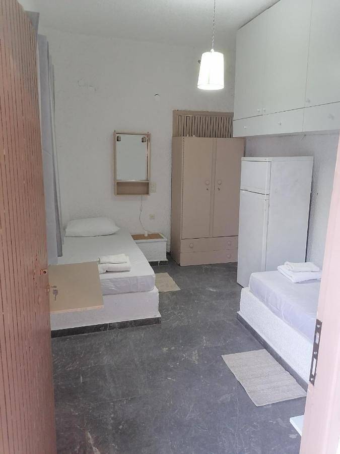 Gîte pour 5 personnes, avec Terrasse et Jardin dans Keratokambos - 4