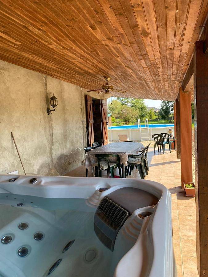 Four-Bedroom House in Buanes, Landes