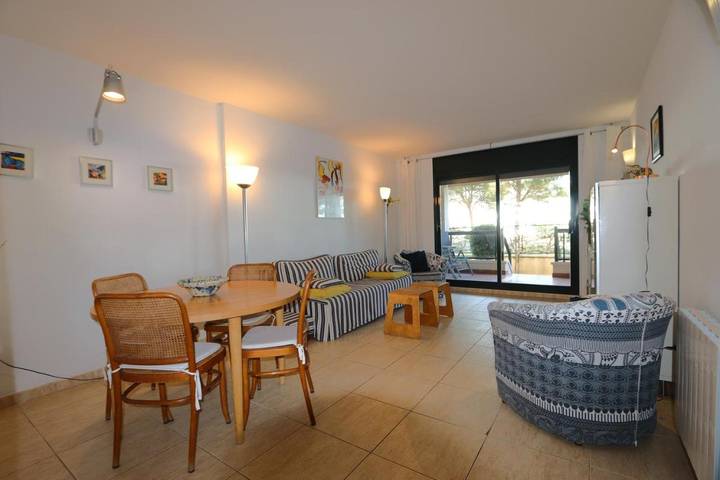 Appartement de vacances pour 6 personnes, avec terrasse et piscine