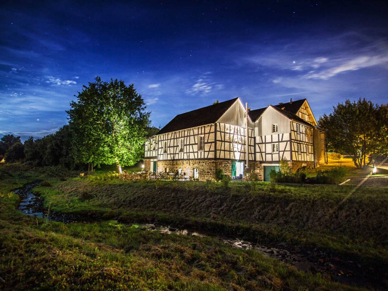Ganze Ferienwohnung, Haus in Bewegung - denkmalgeschützter Fachwerkhof - Ferienwohnung im denkmalgeschützten Fachwerkhof in Neunkirchen-Seelscheid, Rhein-Sieg-Kreis