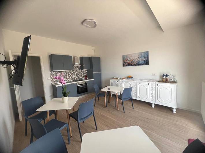 Location de vacances pour 2 personnes, avec jardin et vue ainsi que vue sur le lac et terrasse, animaux acceptés dans Pergusa - 4