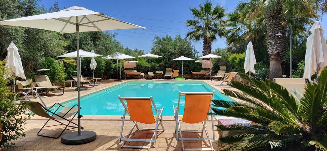 Ferienwohnung für 2 Personen, mit Balkon und Terrasse sowie Garten und Pool