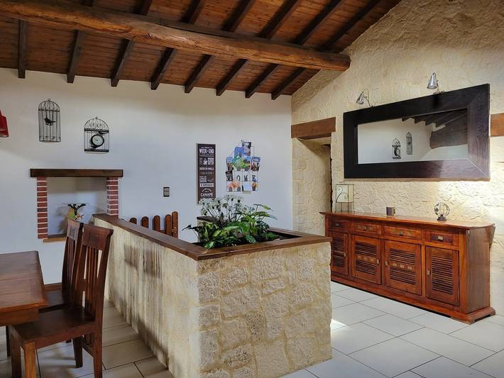 Location de vacances pour 15 personnes, avec balcon ainsi que jardin et piscine dans Rhône - 4