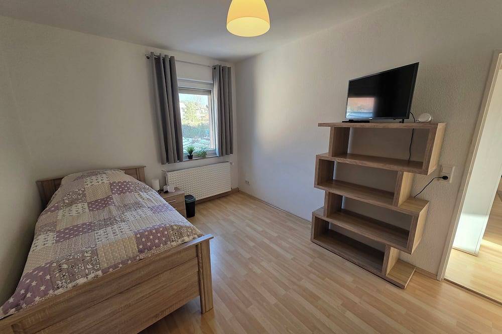 Ganze Wohnung, Neu Perfect Living am Petersberg! in Petersberg, Rhön-Hessen