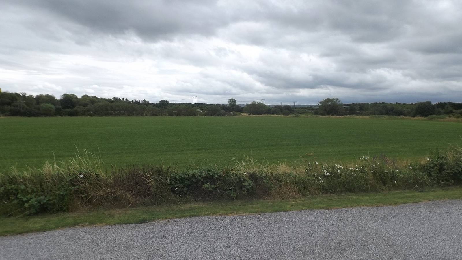 Spacious 3 bedroom cabin at Avonvale Holiday Lodge in Aldington (Worcestershire), Worcestershire