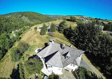 Chambre d’hôte pour 2 personnes, avec vue et terrasse à Le Bleymard