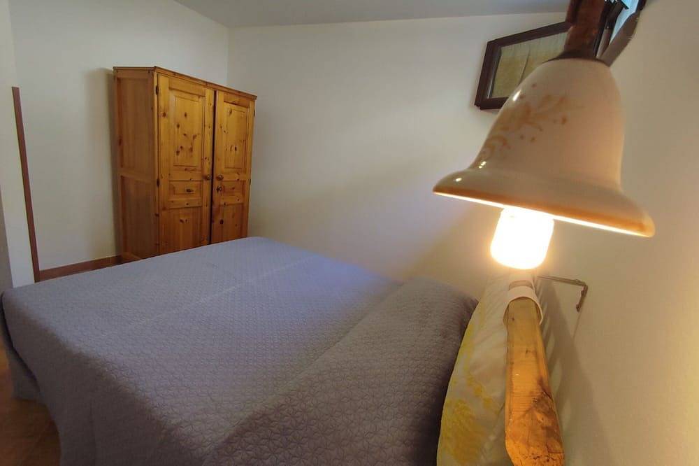 Stunning private villa for 4 guests with Tv and panoramic view in Solanas, Comune di Sinnai