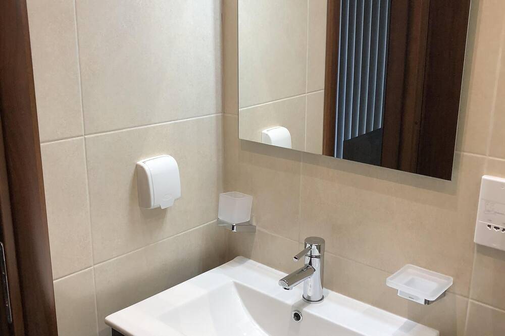 Ganze Wohnung, Azure Cottage: Schöne, moderne 3-Zimmer-Wohnung mit Gemeinschaftspool in Marsalforn, Zebbug