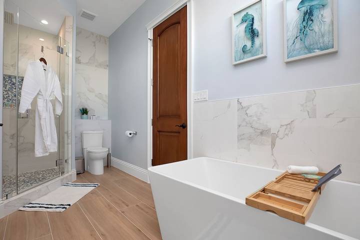 Vacation house for 12 people, with balcony and hot tub in Florida Keys