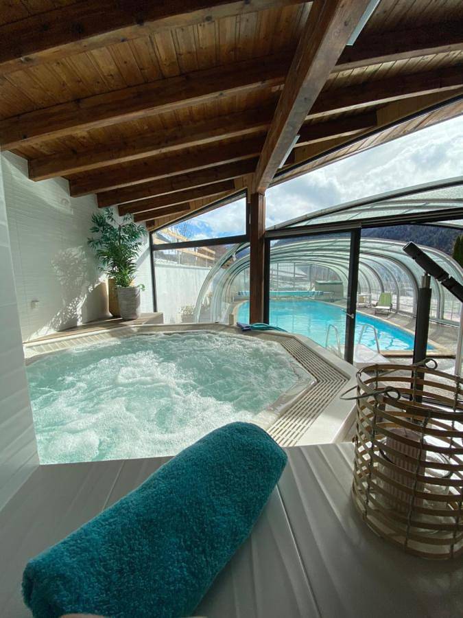 Hôtel pour 2 personnes, avec piscine et sauna ainsi que vue et jardin