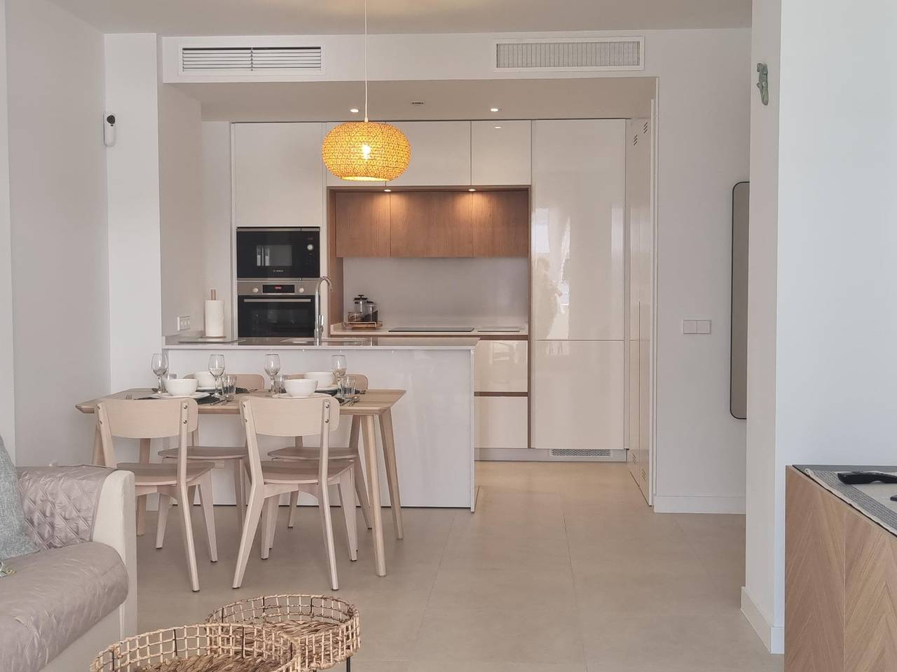 Apartamento vacacional entero, Luz, clima y confort a solo 300 metros del mar. in Torre del Mar, Cordillera Penibética