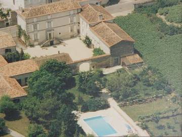 Chambre d’hôte pour 3 personnes, avec vue ainsi que jardin et piscine dans Hiersac