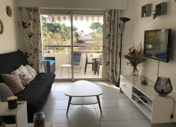 Gîte pour 3 personnes, avec terrasse et piscine dans Port Santa-Lucia