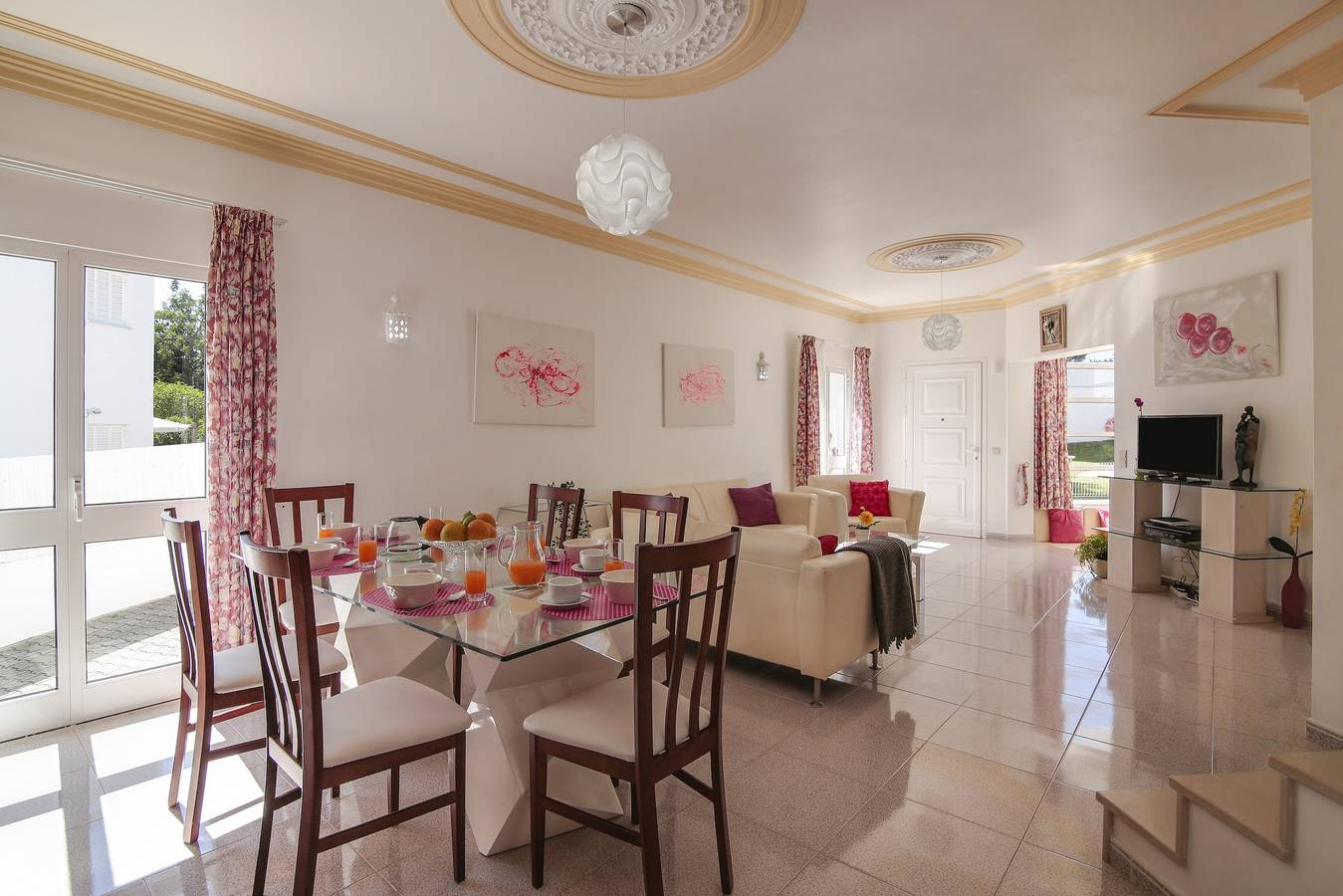 Villa "Santo Estevão" with Private Pool, Terrace & Wi-Fi in Albufeira, Faro District