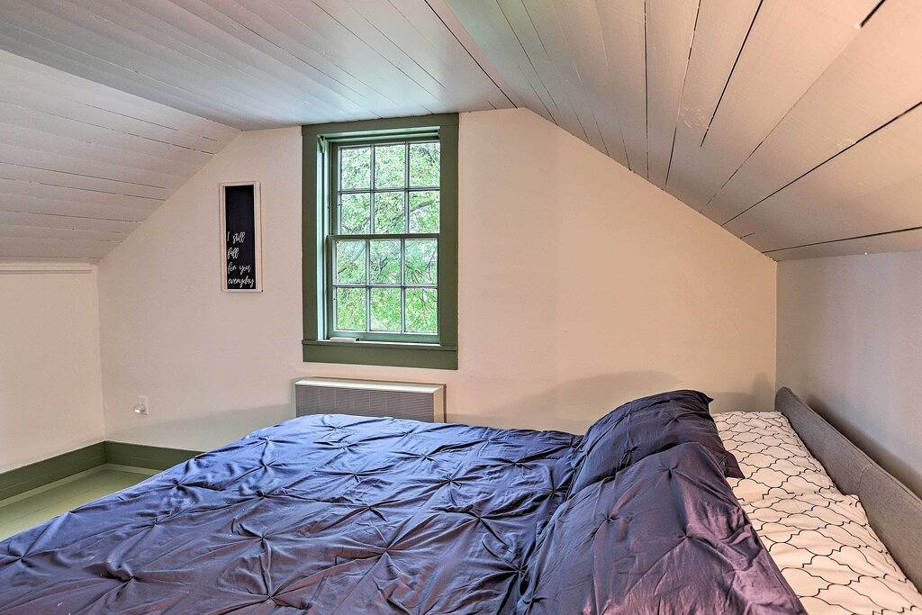 Quaint Winesburg Cottage w/ Porch & Pond! in Holmes County