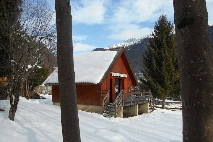 Chalet pour 6 personnes, avec piscine ainsi que jardin et terrasse à Huez