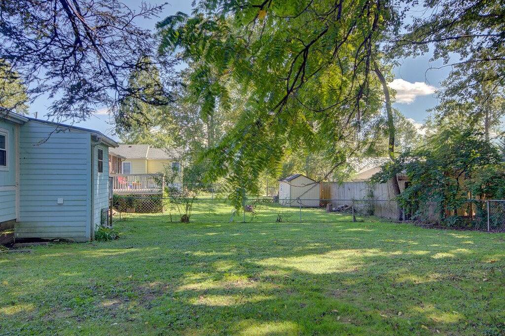 Sugar Shack Downtown Brevard Pets Ok, Fire Pit, Fenced Yard, Bike Storage, Free Biltmore Pass in Brevard, Transylvania County