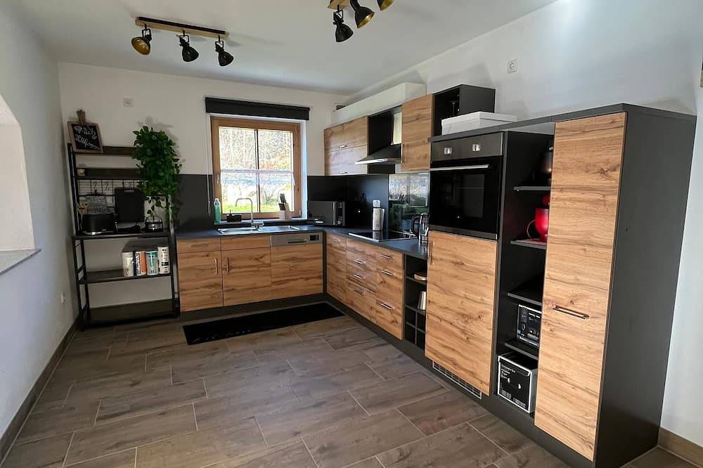 Ganze Wohnung, Schöne Ferienwohnung (76qm) im Eg mit Kaminofen in Kollnburg, Ostbayern