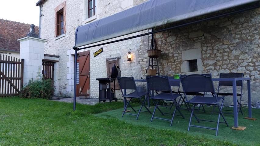 Location de vacances pour 2 personnes, avec Terrasse et Jardin à Chambon
