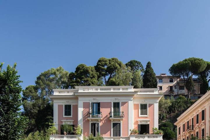 Holiday apartment for 4 people, with garden and hot tub in Rome