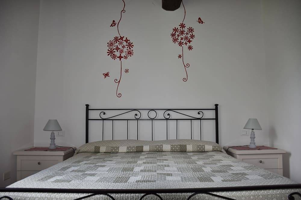 Haus mit Garten in der toskanischen Landschaft in Scarlino, Grosseto Provinz