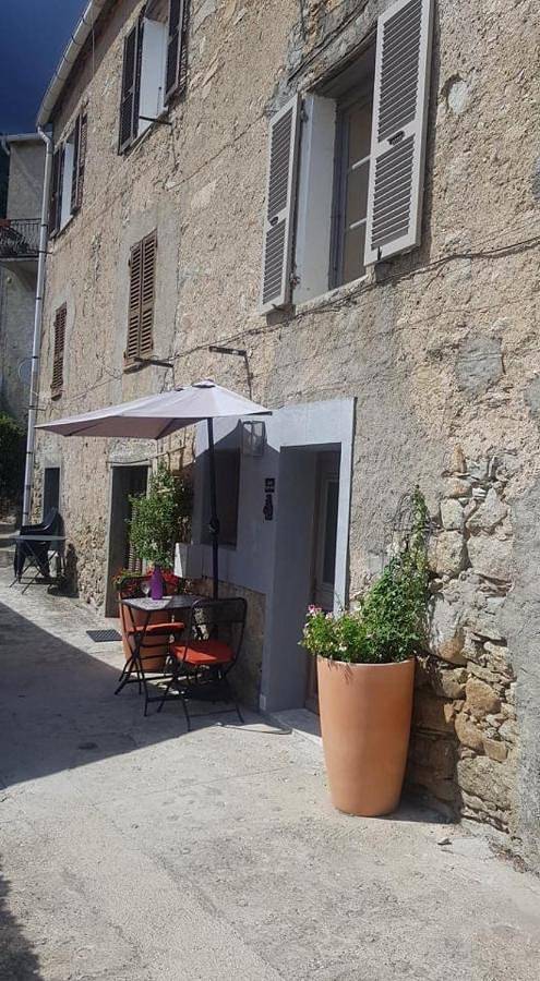 Gîte pour 5 personnes, avec vue à Venaco - 2