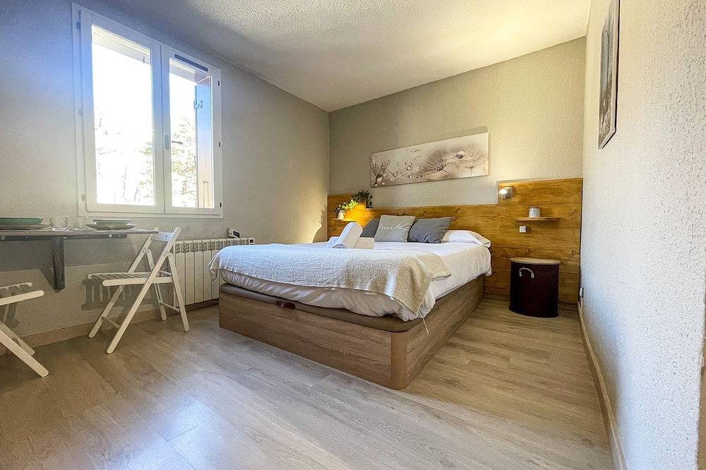 Entire apartment, Ideal flat for couples in Enveitg in Enveitg, Prades region