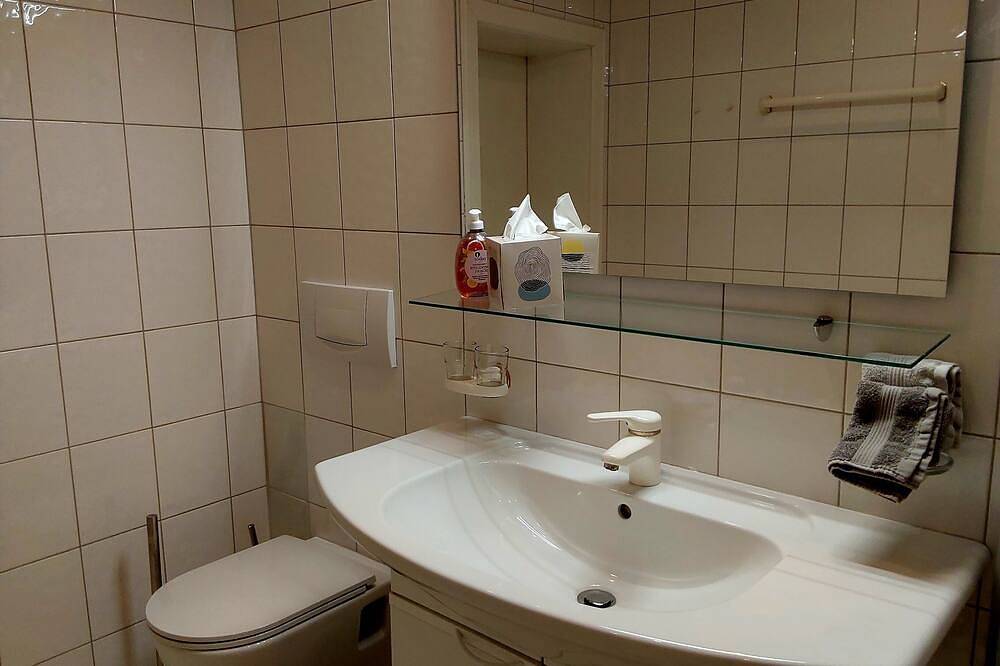 Gästehaus Huberfour-bed room with balcony in Mittersill, Kitzbüheler Alpen