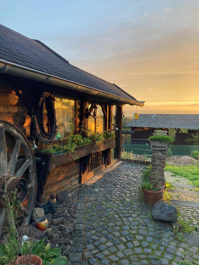 Ferienwohnung für 8 Personen, mit Terrasse und Garten sowie Ausblick in Bad Münstereifel