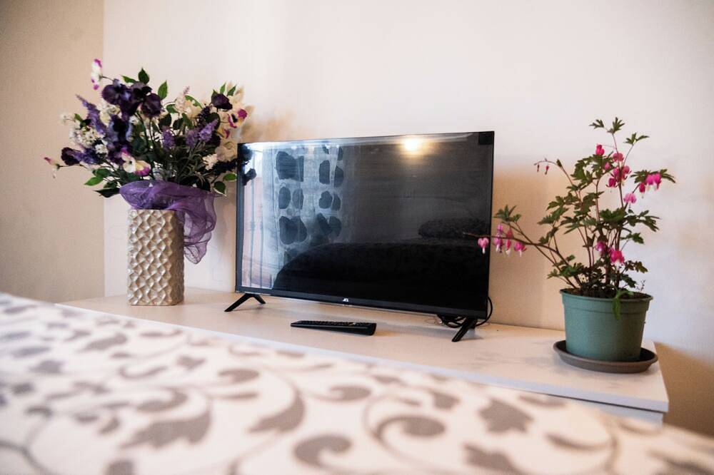 Apartamento entero, Cozy downtown apartment, convenient to all services and highways. in Villanova d'Asti, Provincia d'Asti