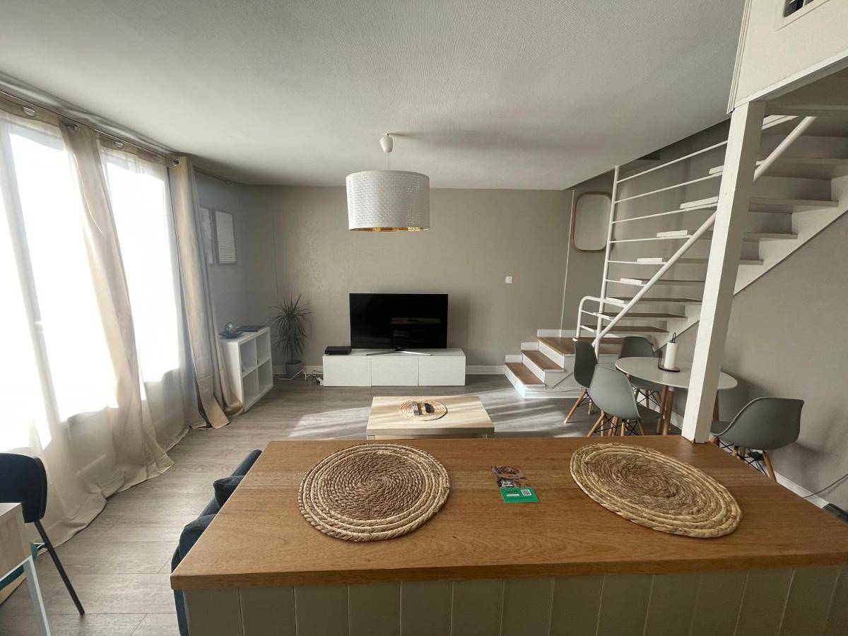 Geheel appartement, Alpes Nest -Duplex 2 Chambres 3 Lits Parking Gratuit Clim Mobile in Grenoble, Isère